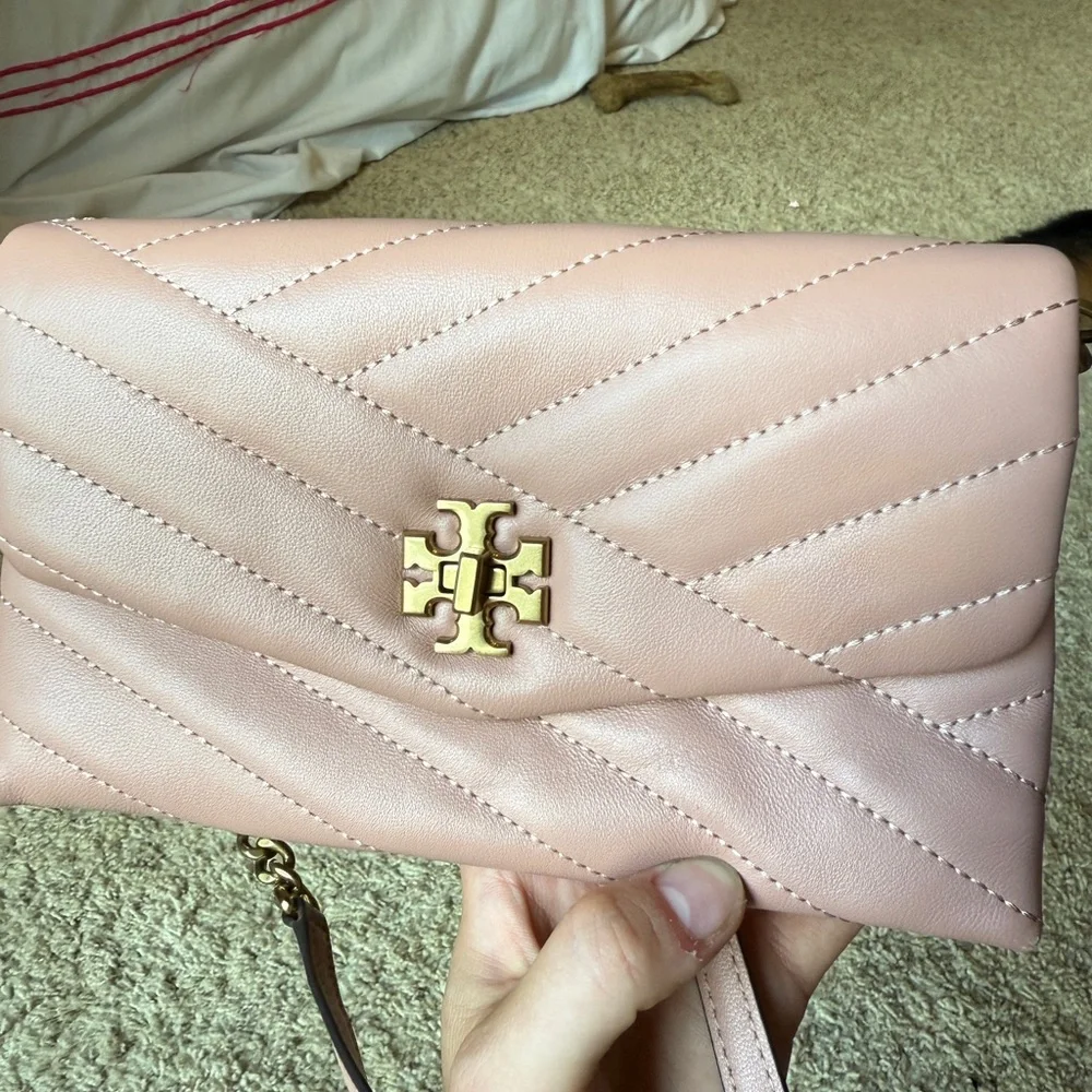Tory Burch Blush Quilted Crossbody Bag - Picture 4 of 7